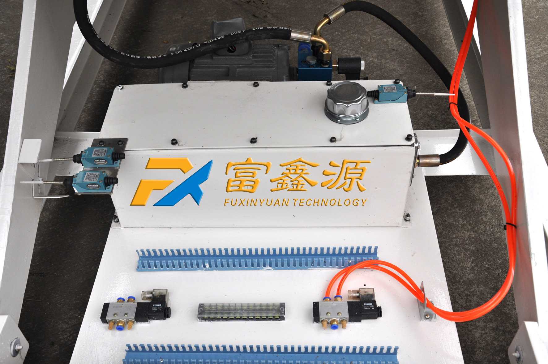 平面流水線輸送機 恒溫流平輸送機 成都流平輸送機廠家 流水線平板輸送機 自動涂裝設備 自動涂裝流水線設備 涂裝自動化設備 自動化涂裝生產線設備 自動化涂裝機械 環(huán)保涂裝線自動化機械制造廠 成都環(huán)保涂裝線自動化機械 成都涂裝