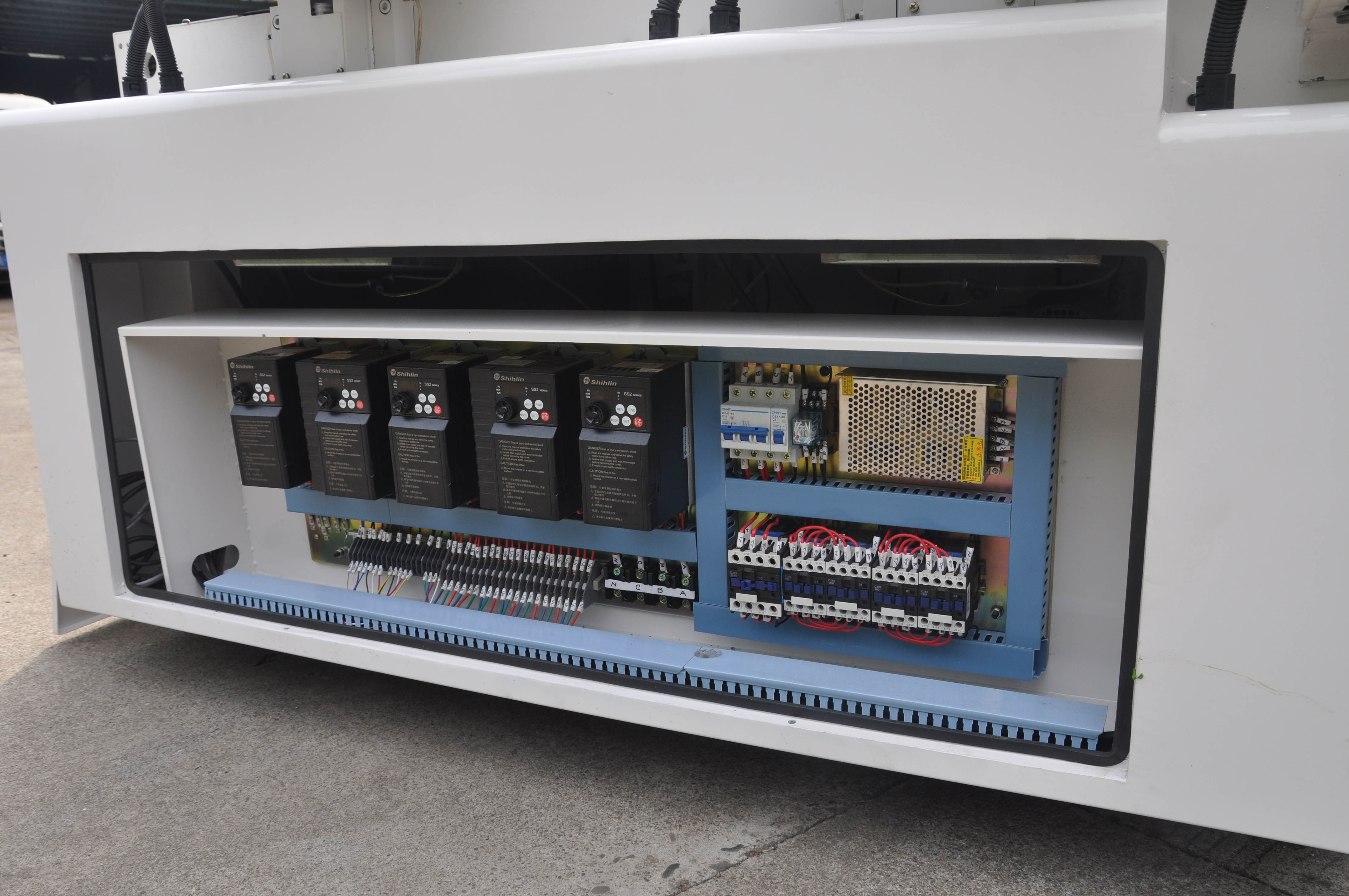 玻璃著色機理 海綿輥著色機 套裝門著色機 家具著色機 自動涂裝設(shè)備 自動涂裝流水線設(shè)備 涂裝自動化設(shè)備 自動化涂裝生產(chǎn)線設(shè)備 自動化涂裝機械 環(huán)保涂裝線自動化機械制造廠 成都環(huán)保涂裝線自動化機械 成都涂裝